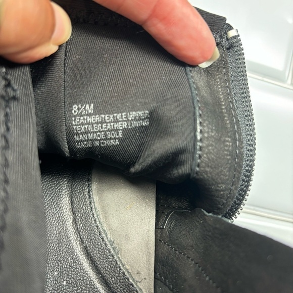 Nurture Vanica‎ Women's Black Leather Side Zipper Ankle Bootie Size 8.5M - Picture 11 of 12